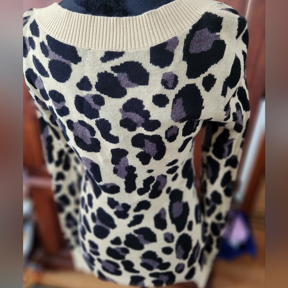 EXPRESS SWEATER - Picture 2 of 5